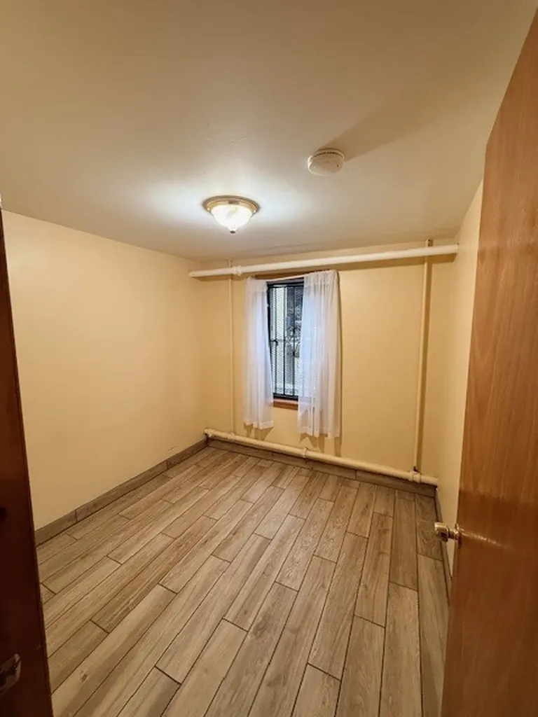 5142 South Campbell Avenue Chicago IL 60632