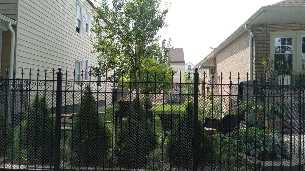 5142 South Campbell Avenue Chicago IL 60632