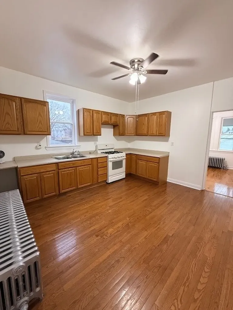 5142 South Campbell Avenue Chicago IL 60632