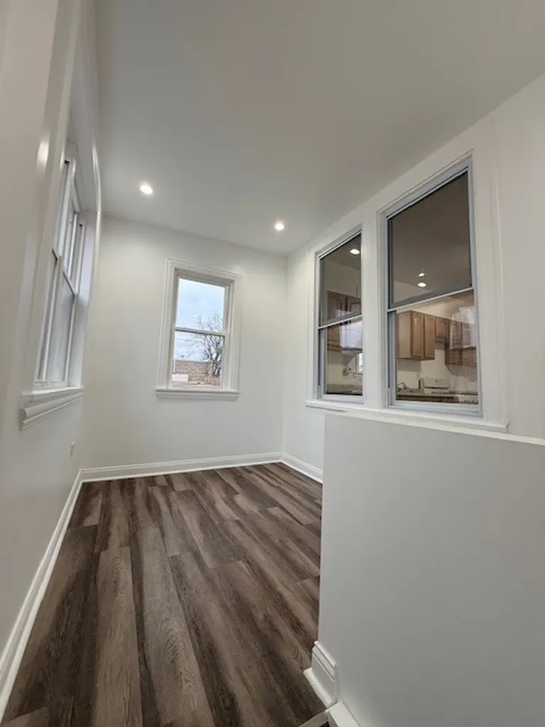 5142 South Campbell Avenue Chicago IL 60632