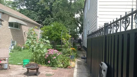 5142 South Campbell Avenue Chicago IL 60632