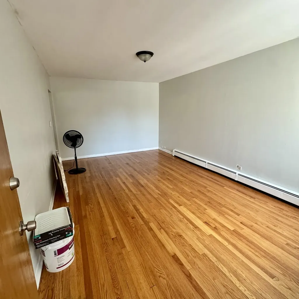 6235 North Mozart Street Chicago IL 60659