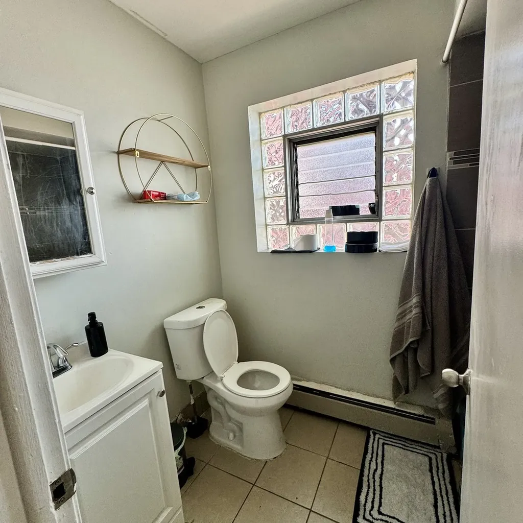 6235 North Mozart Street Chicago IL 60659
