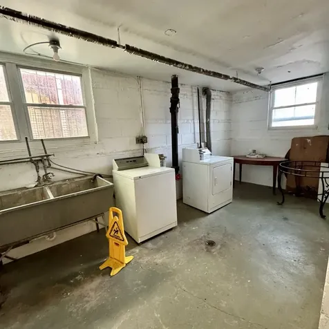 6235 North Mozart Street Chicago IL 60659