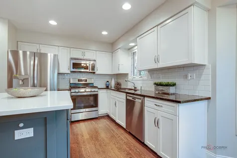 232 Stanton Court W Buffalo Grove IL 60089