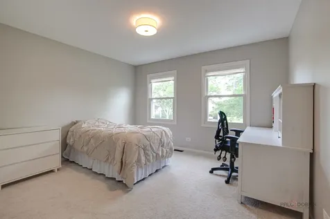232 Stanton Court W Buffalo Grove IL 60089