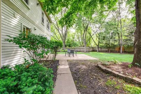 232 Stanton Court W Buffalo Grove IL 60089
