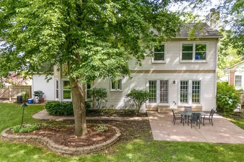 232 Stanton Court W Buffalo Grove IL 60089