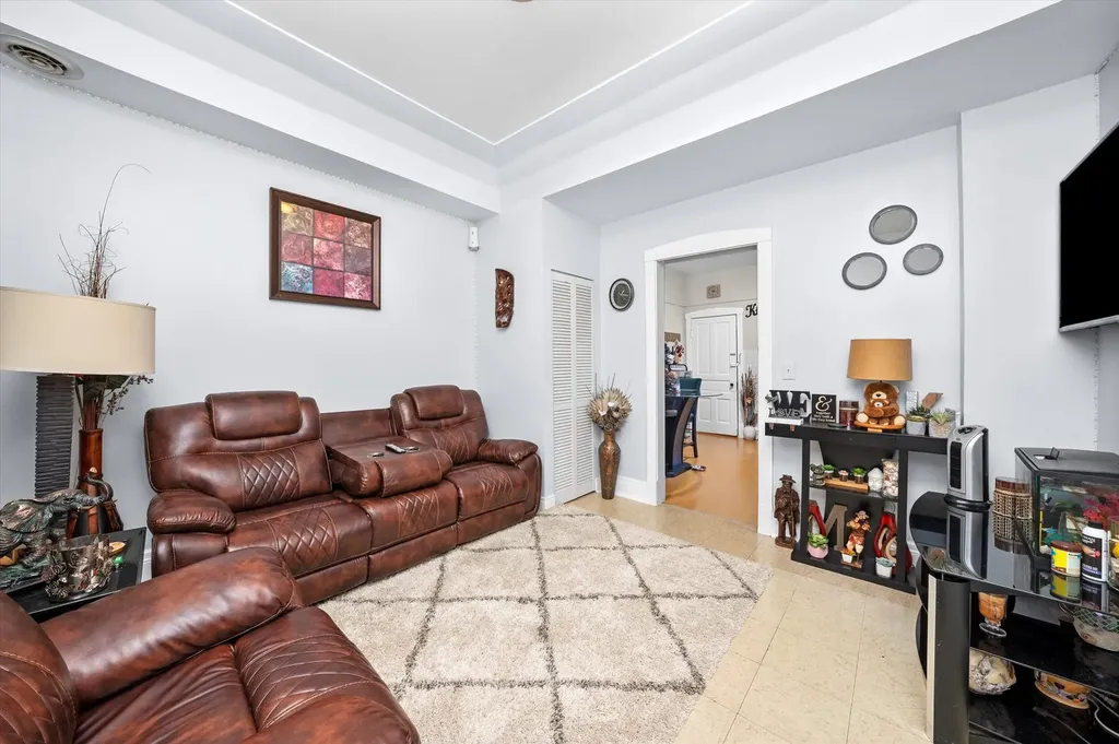 5525 South Ashland Avenue Chicago IL 60636