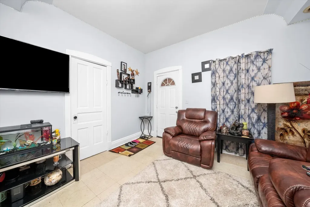 5525 South Ashland Avenue Chicago IL 60636