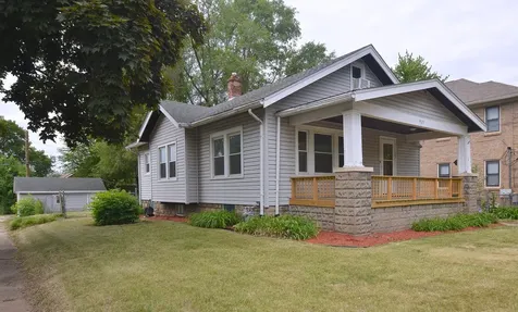 923 17TH Street Rockford IL 61104