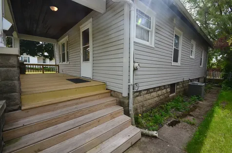 923 17TH Street Rockford IL 61104