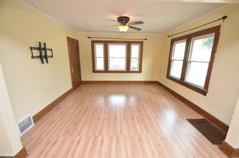 923 17TH Street Rockford IL 61104