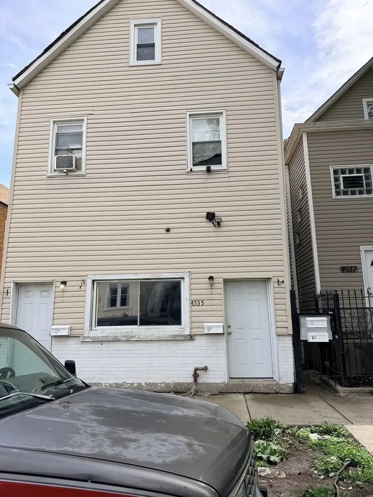 4535 South Honore Street Chicago IL 60609