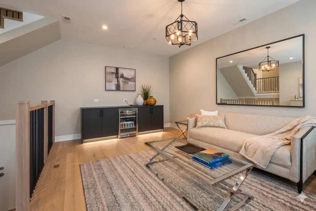 3249 South Calumet Avenue Chicago IL 60616