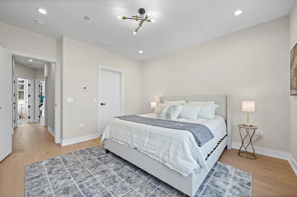 3249 South Calumet Avenue Chicago IL 60616