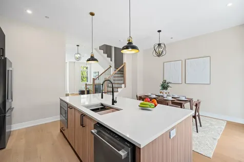 3249 South Calumet Avenue Chicago IL 60616