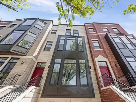 3249 South Calumet Avenue Chicago IL 60616