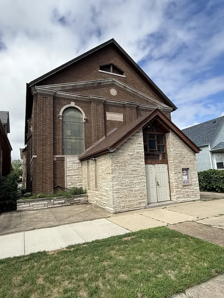 10324 South Avenue J Chicago IL 60617