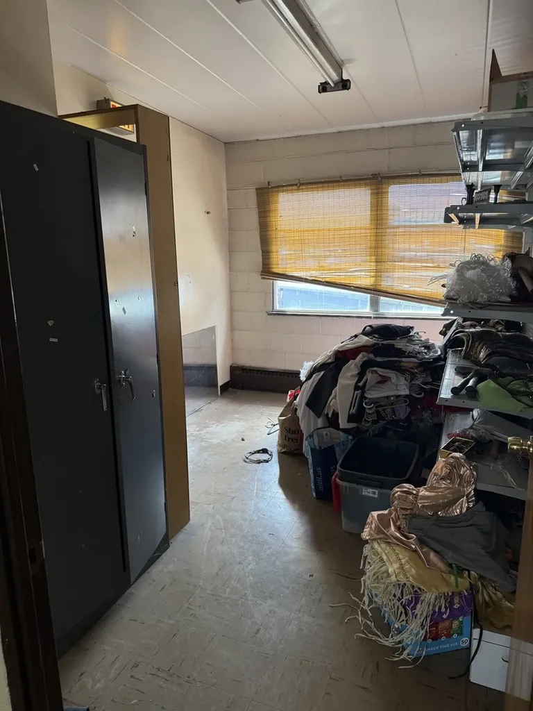 10324 South Avenue J Chicago IL 60617