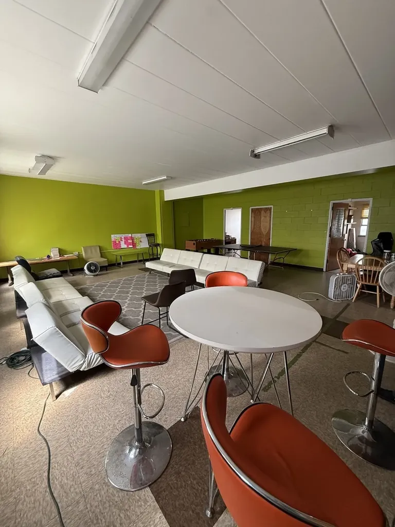 10324 South Avenue J Chicago IL 60617