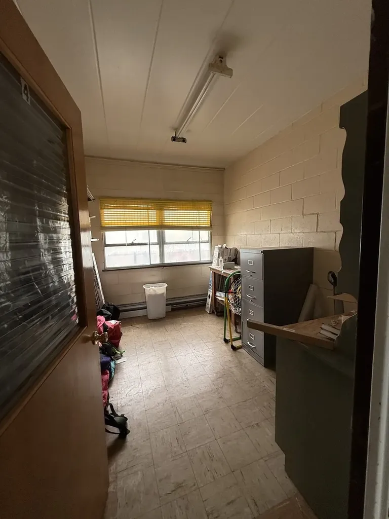 10324 South Avenue J Chicago IL 60617