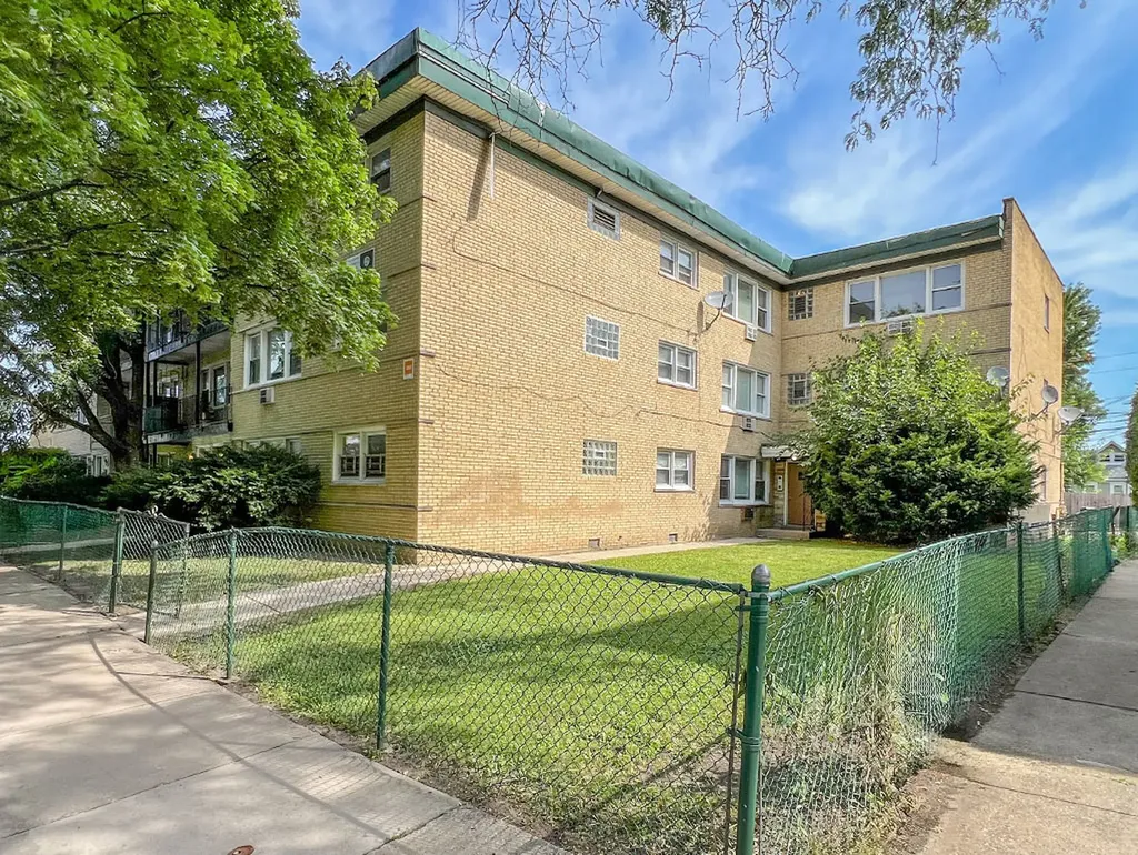 8743 South Beverly Avenue Chicago IL 60620