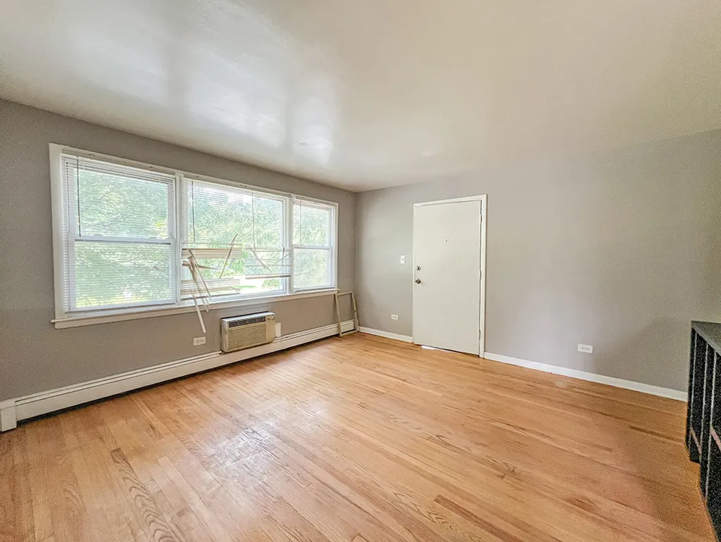 8743 South Beverly Avenue Chicago IL 60620