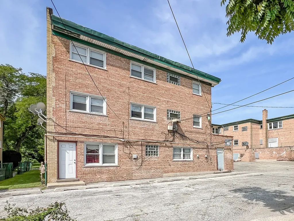 8743 South Beverly Avenue Chicago IL 60620
