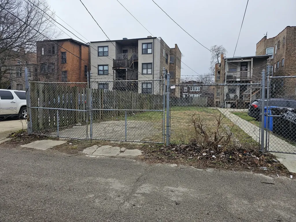 6821 South Harper Avenue Chicago IL 60637