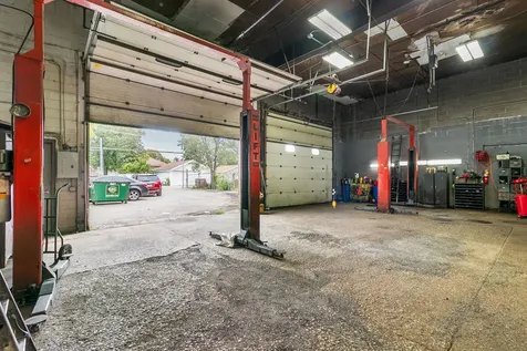 1825 South 17th Avenue Broadview IL 60155