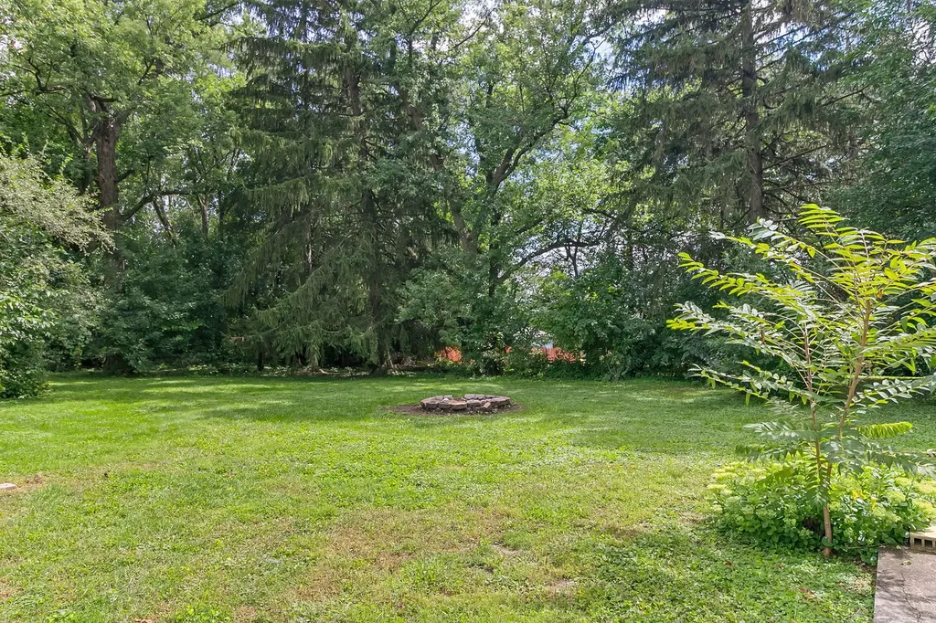 6295 Woodward Avenue Downers Grove IL 60516