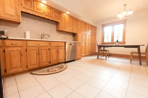 1131 Fourth Avenue Dixon IL 61021