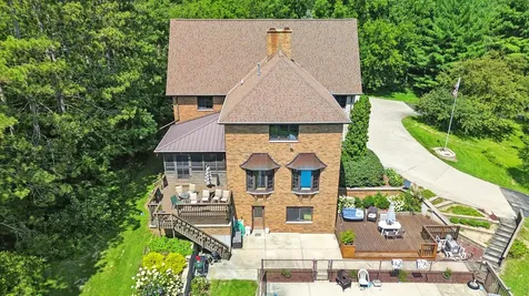 1131 Fourth Avenue Dixon IL 61021