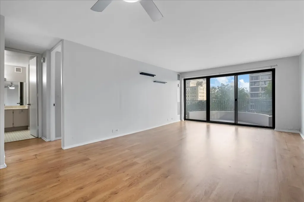 2020 North Lincoln Park West Street Chicago IL 60614