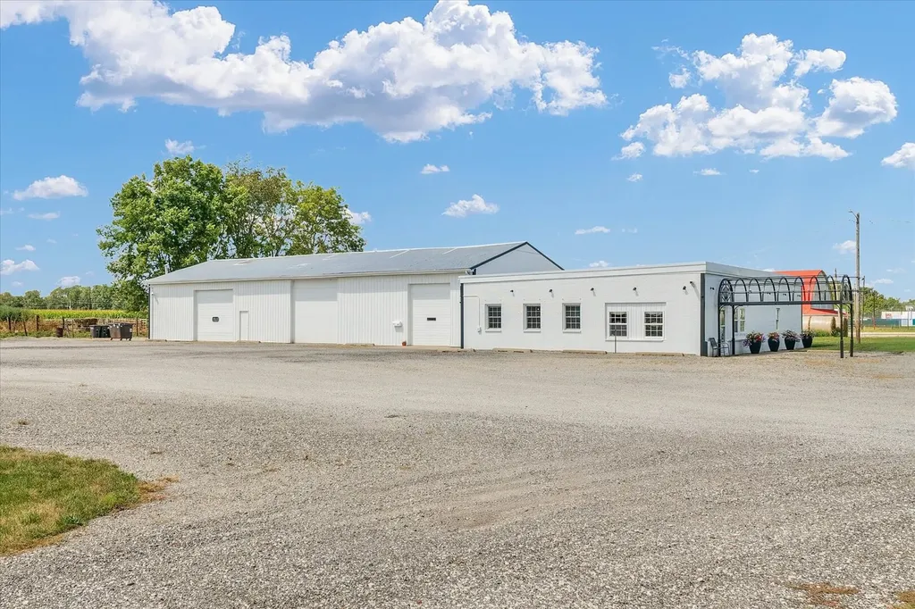 176 South Henning Road Danville IL 61832