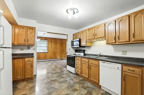 2804 Elim Avenue Zion IL 60099