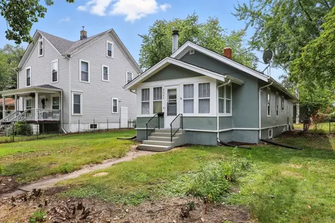 2804 Elim Avenue Zion IL 60099