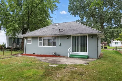 2804 Elim Avenue Zion IL 60099