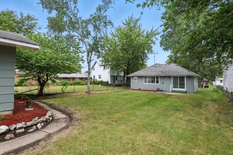 2804 Elim Avenue Zion IL 60099