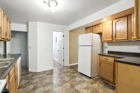 2804 Elim Avenue Zion IL 60099