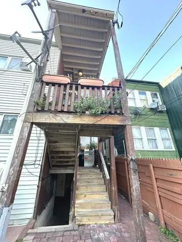 1749 West North Shore Avenue Chicago IL 60626