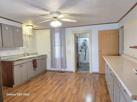 1715 North 4th Quincy IL 62301