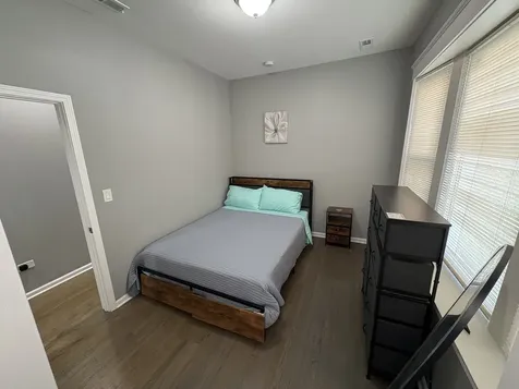 1755 East 72nd Street Chicago IL 60649