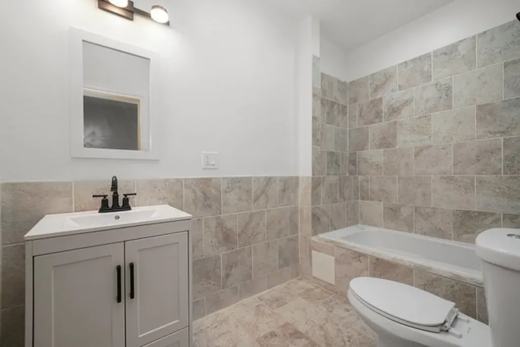 3912 West Congress Parkway Chicago IL 60624