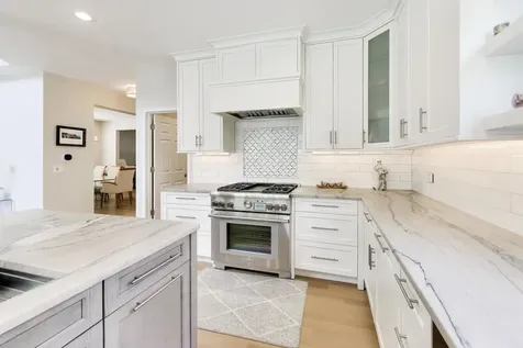 29 Pralls Loop Highwood IL 60040
