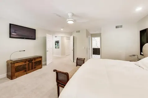29 Pralls Loop Highwood IL 60040
