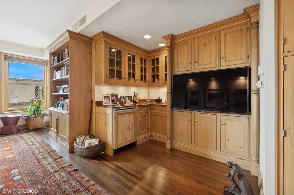 3500 North Lake Shore Drive Chicago IL 60657