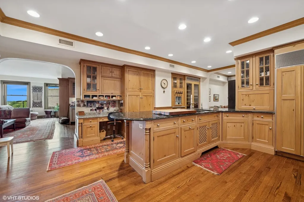 3500 North Lake Shore Drive Chicago IL 60657