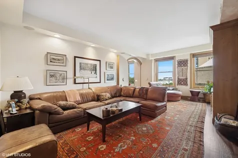 3500 North Lake Shore Drive Chicago IL 60657